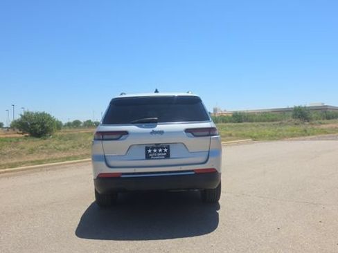 Used 2023 Jeep Grand Cherokee L Limited RWD image 7