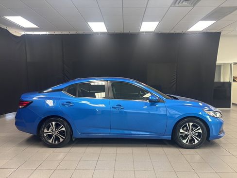 Used 2023 Nissan Sentra SV image 2