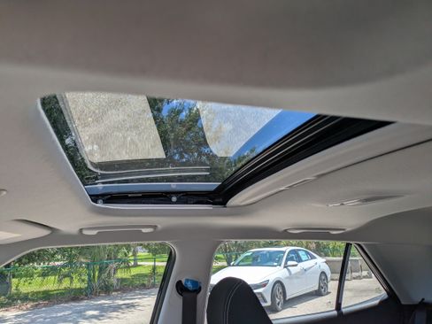 New 2026 Hyundai Venue SEL FWD image 18