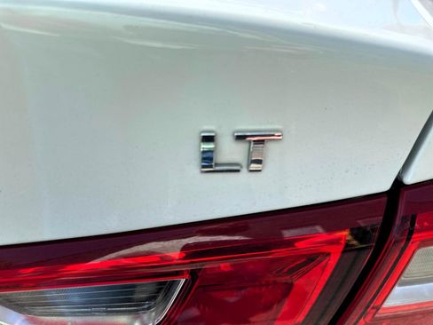 Used 2024 Chevrolet Malibu LT FWD image 8