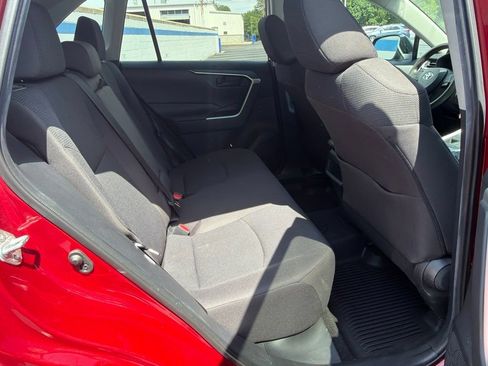 Used 2019 Toyota RAV4 LE w/ All Weather Liner Package AWD/4WD image 21