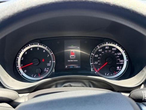 Used 2021 Toyota Highlander L FWD image 19