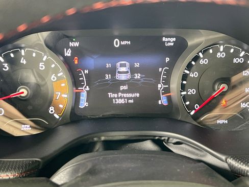 Used 2022 Jeep Compass Trailhawk AWD/4WD image 12