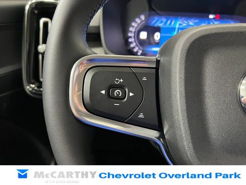 Used 2025 Volvo XC40 B5 Plus AWD/4WD image 14