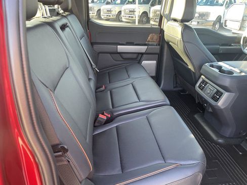 New 2026 Ford F250 Lariat w/ Black Appearance Package image 30