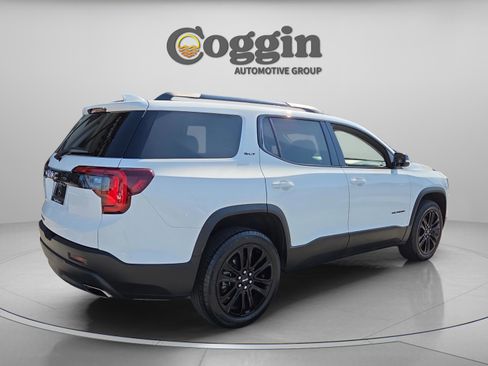 Used 2023 GMC Acadia SLT w/ Elevation Edition image 6