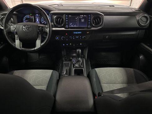 Used 2022 Toyota Tacoma TRD Off-Road w/ Technology Package AWD/4WD image 23