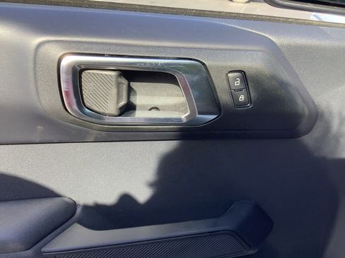 New 2025 Ford Bronco Badlands image 12