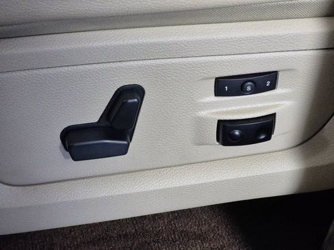 Used 2017 RAM 1500 Laramie w/ Convenience Group image 15