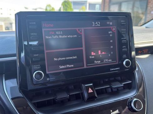 Used 2022 Toyota Corolla LE FWD image 29