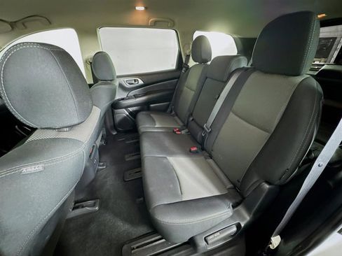 Used 2020 Nissan Pathfinder SV image 21