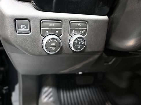 New 2026 GMC Sierra 1500 Elevation image 21