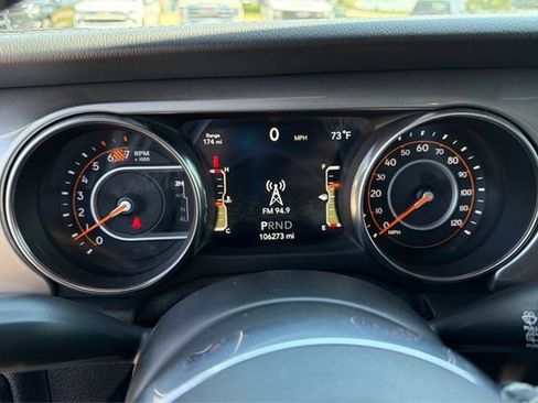 Used 2019 Jeep Wrangler Unlimited Sahara AWD/4WD image 11