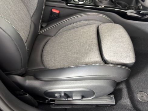 Used 2022 MINI Cooper Clubman S w/ Premium Package image 33