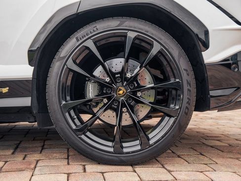 Used 2024 Lamborghini Urus S AWD/4WD image 17