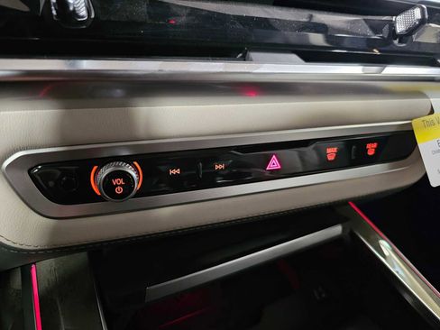 New 2026 BMW X7 M60i image 18