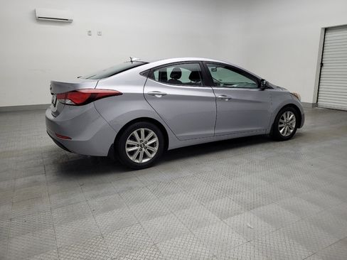 Used 2015 Hyundai Elantra SE w/ Option Group 02 FWD image 10