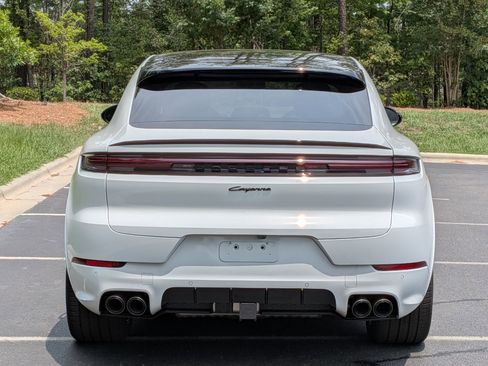 Certified 2026 Porsche Cayenne E-Hybrid Coupe AWD/4WD image 30
