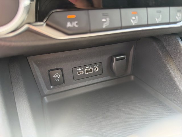 Used 2024 Nissan Sentra SV FWD image 25