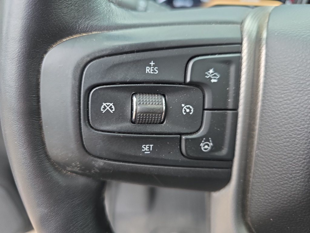 Used 2023 GMC Yukon Denali w/ Advanced Technology Package AWD/4WD image 19