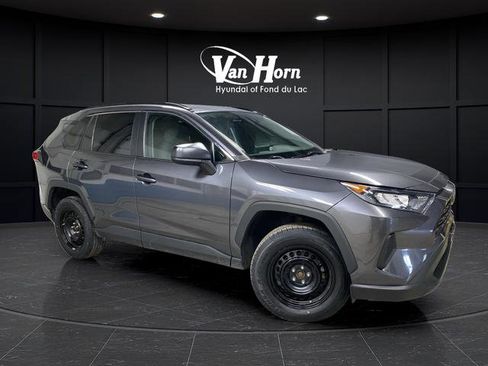 Used 2021 Toyota RAV4 LE image 31
