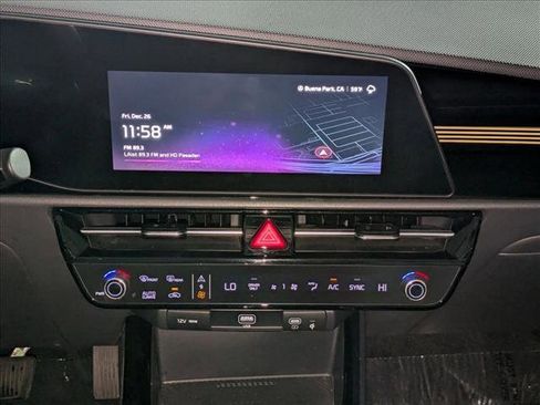 Used 2023 Kia Niro EX image 16