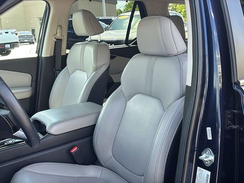 Used 2025 Honda Pilot EX-L image 10