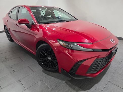 Used 2025 Toyota Camry SE FWD image 7