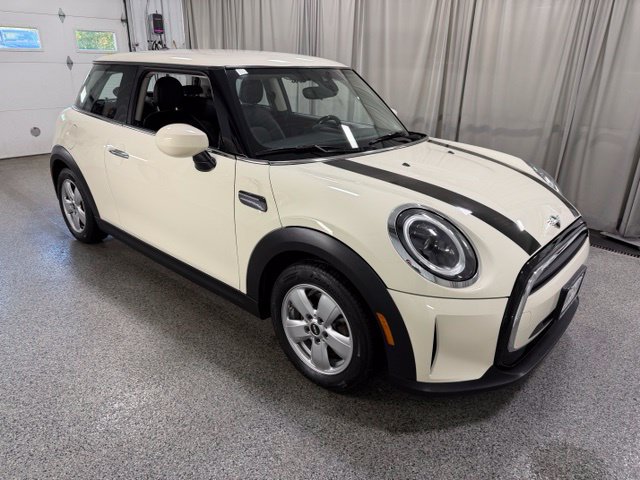 Used 2022 MINI Cooper 2-Door Hardtop w/ Storage Package FWD image 3