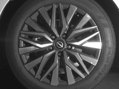 Used 2025 Nissan Altima 2.5 SV image 12