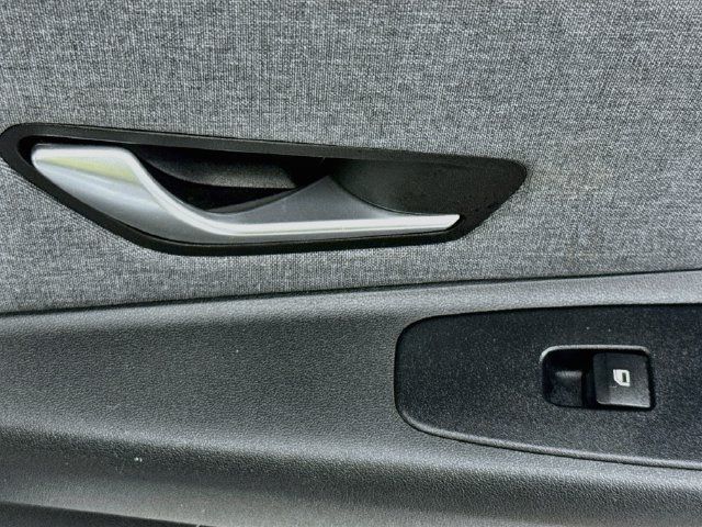 Used 2023 Hyundai Elantra Limited FWD image 28