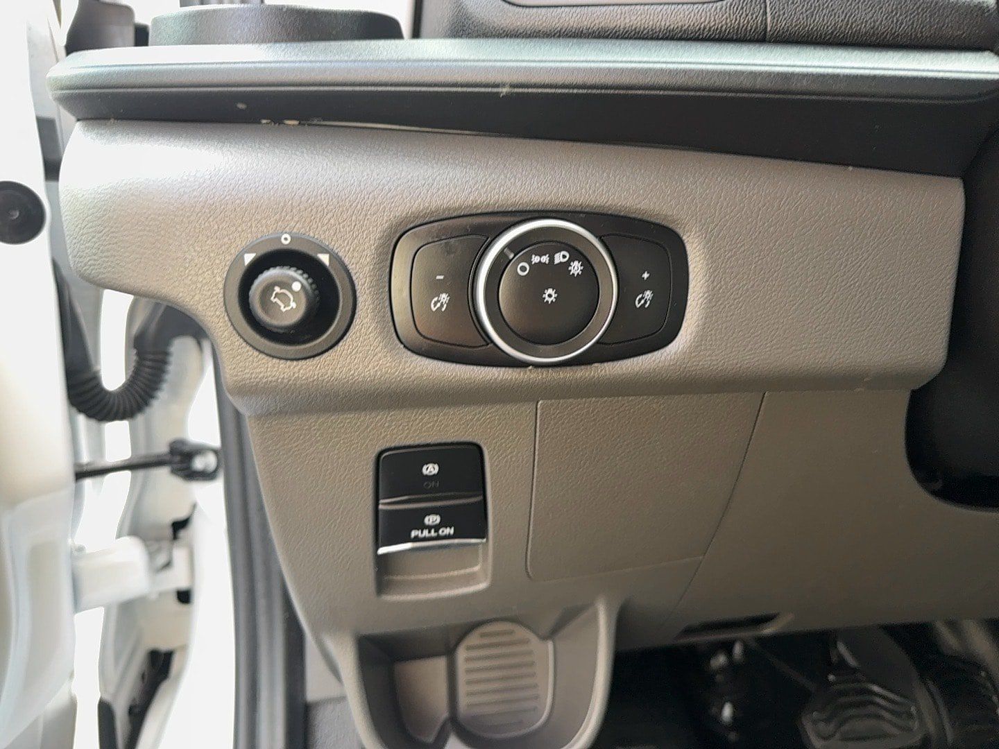 Used 2024 Ford Transit 250 148 Medium Roof w/ Load Area Protection Package RWD image 15