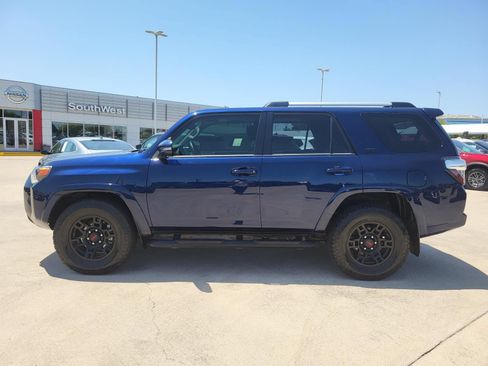 Used 2024 Toyota 4Runner SR5 Premium w/ Moonroof Package RWD image 8