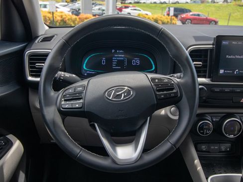 Used 2026 Hyundai Venue SEL FWD image 23