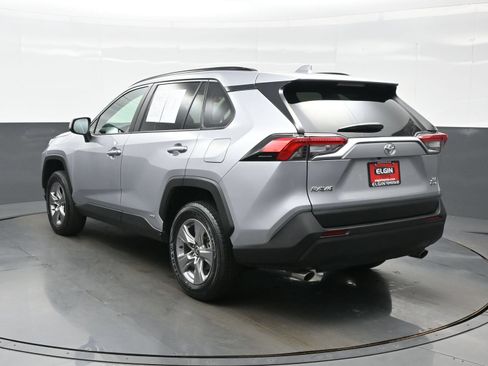 Used 2025 Toyota RAV4 XLE AWD/4WD image 4