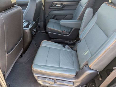 Used 2025 GMC Yukon AT4 AWD/4WD image 20