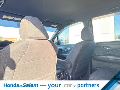 Used 2022 Honda Pilot Sport image 12
