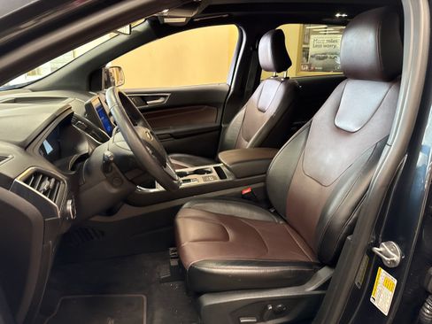 Used 2022 Ford Edge Titanium w/ Equipment Group 301A AWD/4WD image 7