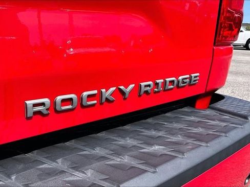 Used 2021 Nissan Titan SV w/ SV Convenience Package AWD/4WD image 21