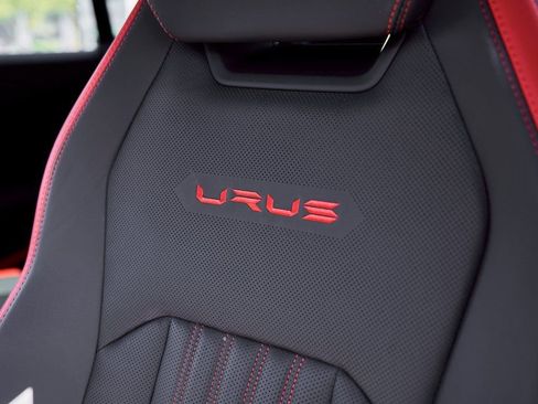 Used 2024 Lamborghini Urus Performante AWD/4WD image 59