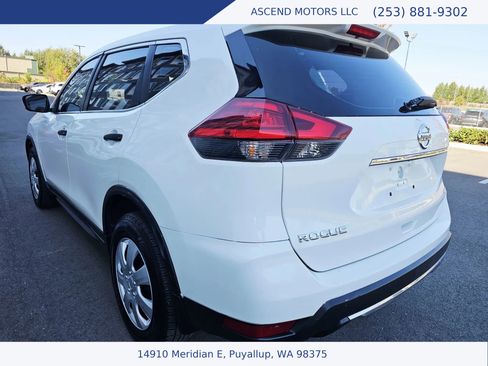 Used 2017 Nissan Rogue S image 3