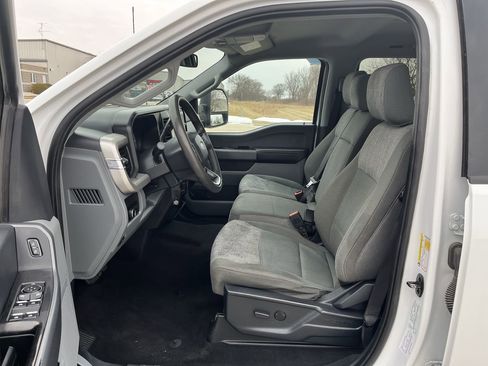 Used 2023 Ford F250 XLT image 3