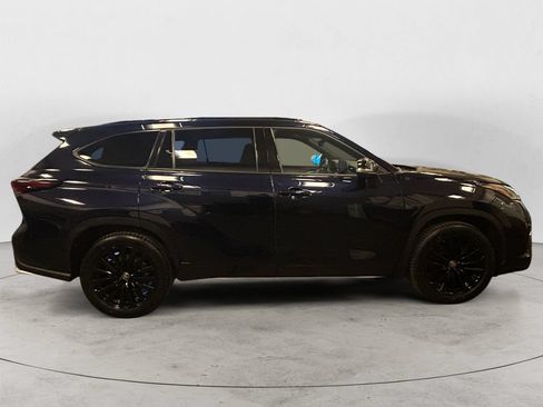Used 2025 Toyota Highlander XSE AWD/4WD image 6