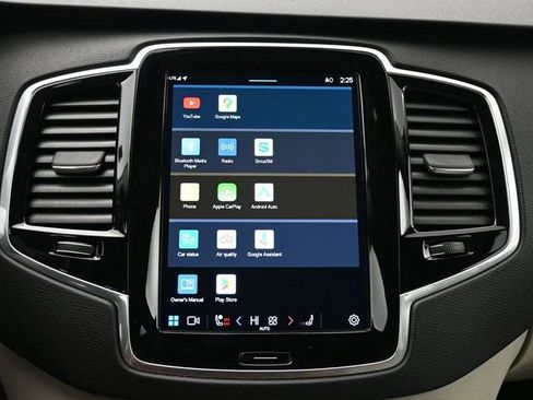 Used 2024 Volvo XC90 T8 Plus image 17