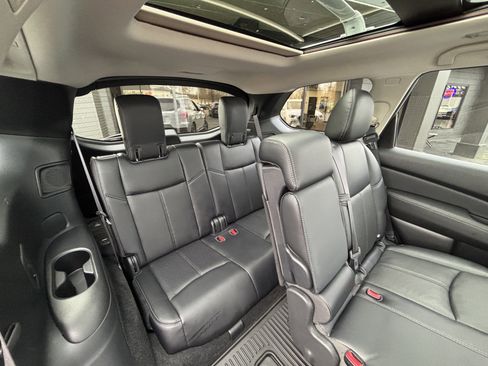 Used 2019 Nissan Pathfinder Platinum image 14