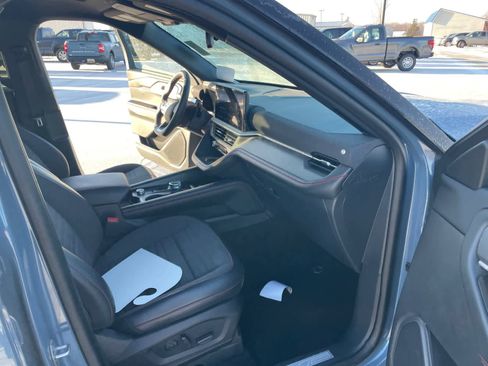 Certified 2025 Ford Explorer ST-Line w/ Premium Package image 17