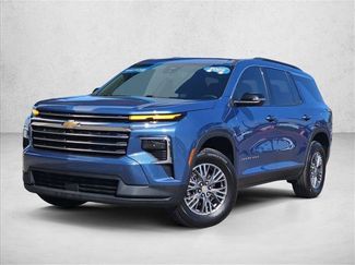 Used 2025 Chevrolet Traverse LT w/ Driver Confidence Package FWD video 4