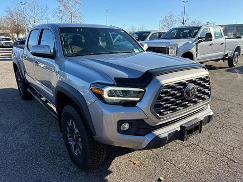 Used 2021 Toyota Tacoma TRD Off-Road image 3
