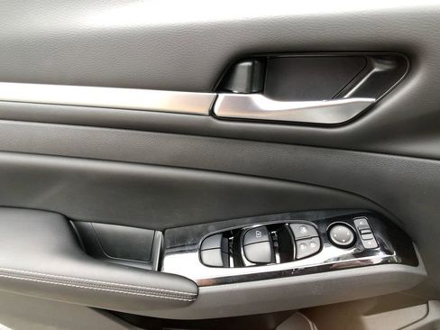 New 2025 Nissan Altima 2.5 SV image 15