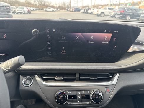 Used 2024 Buick Envista Preferred w/ Advanced Safety Package image 23